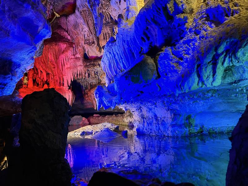 Blog #10 What I Noticed in a Cave Tour in Tennessee